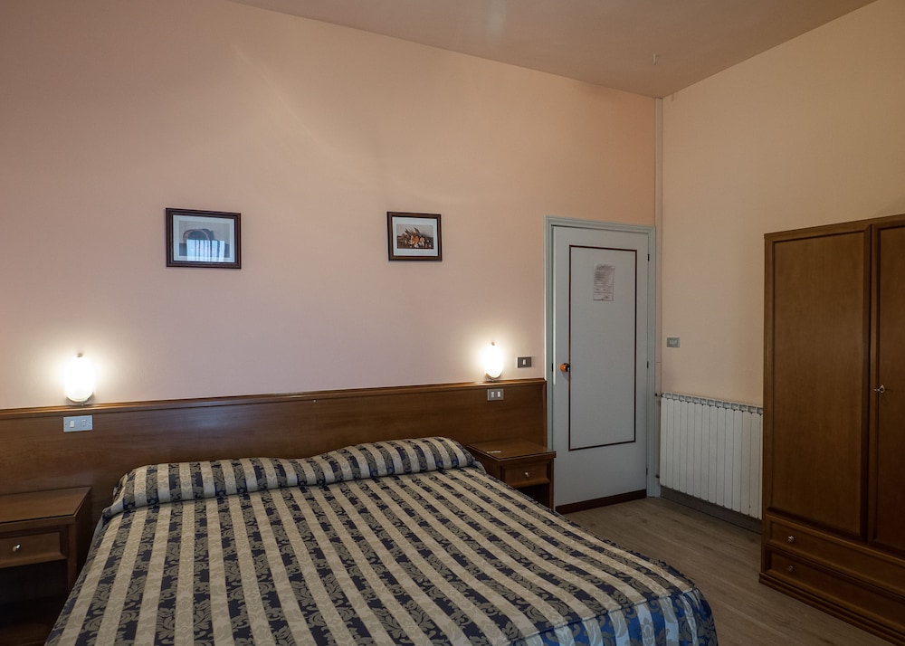 Hotel Santorotto 21/42