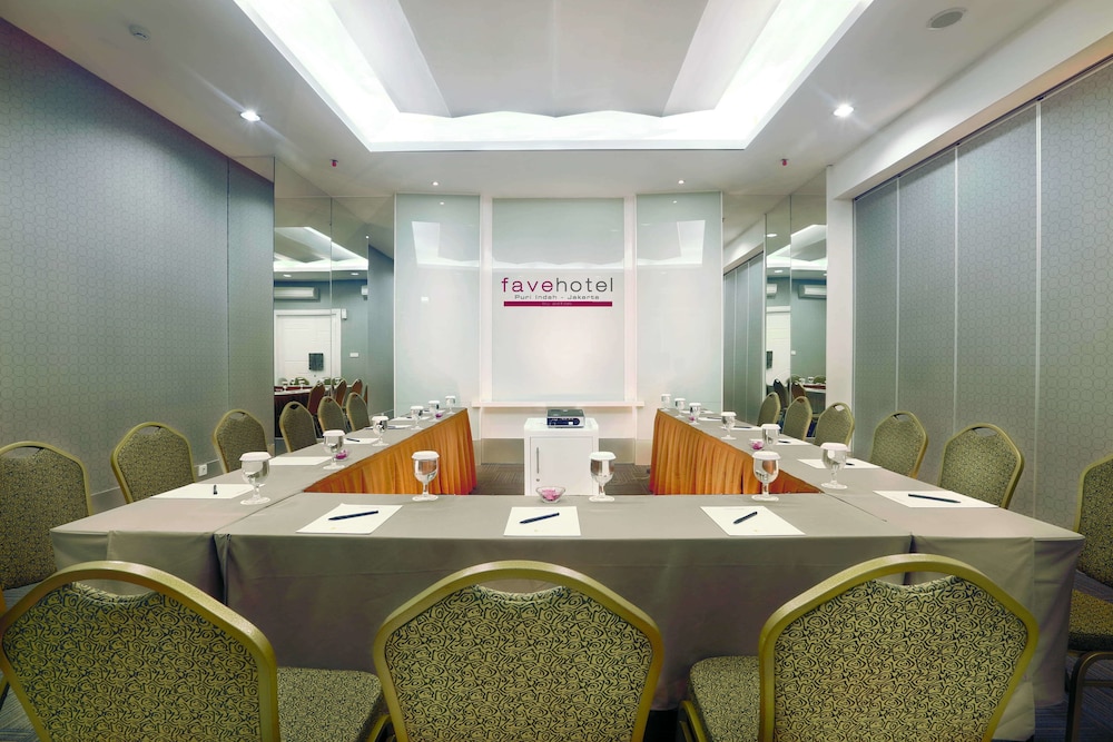 Brits Hotel Puri Indah 36/40