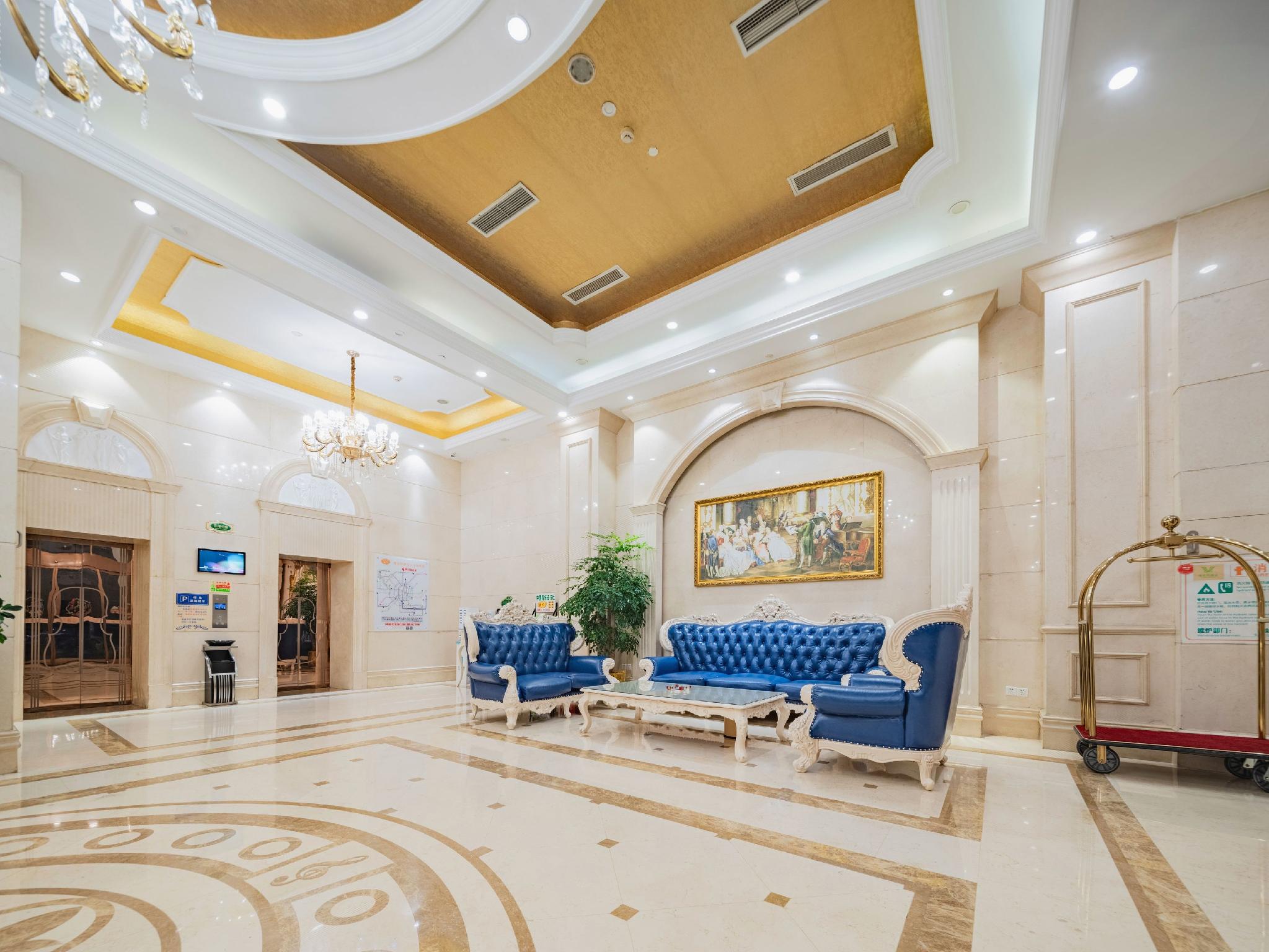 Vienna Hotel (Chengdu Dafeng Metro Station) 15/46