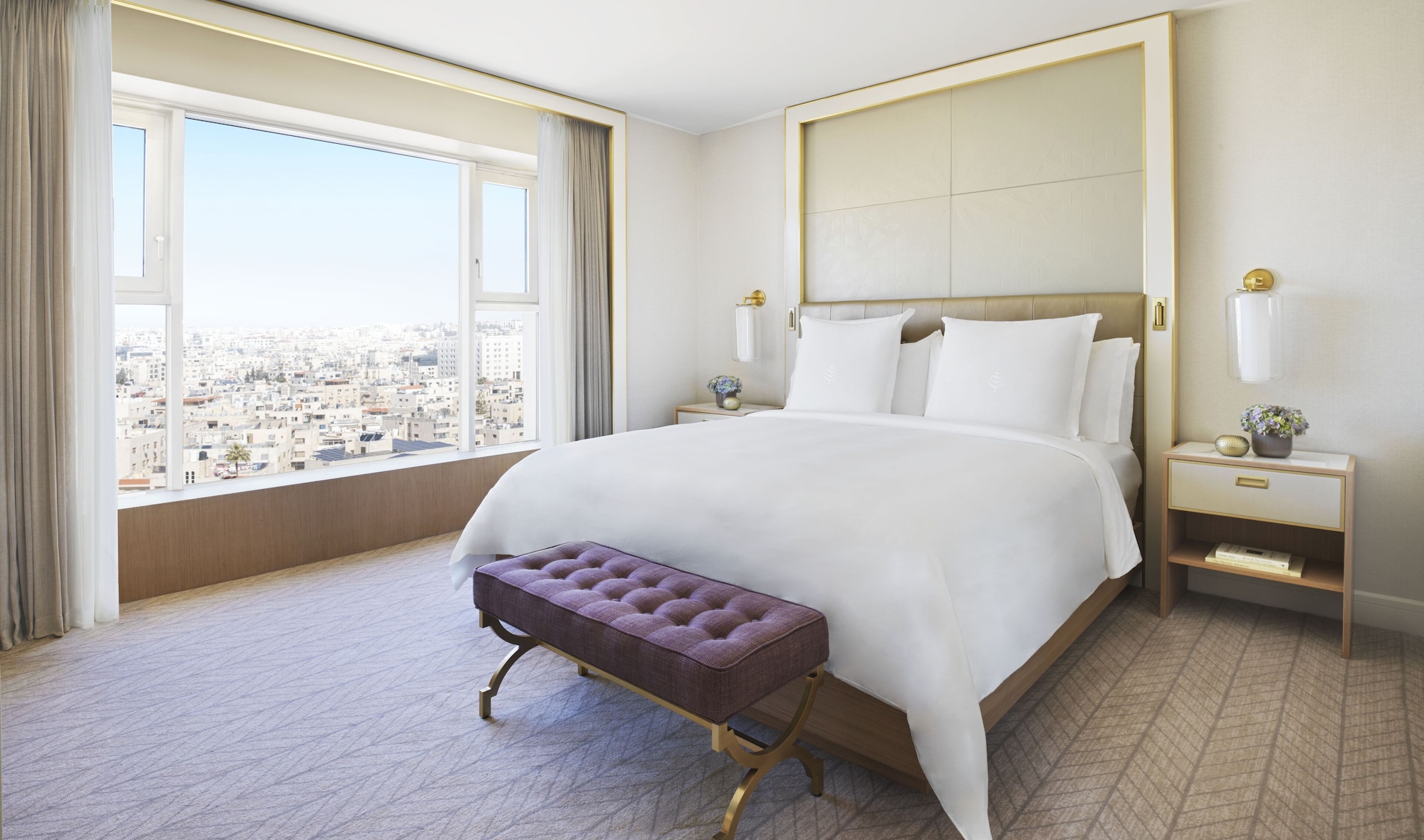 EXECUTIVE, SUITE