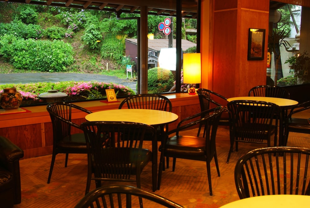 restaurant-cafeteria
