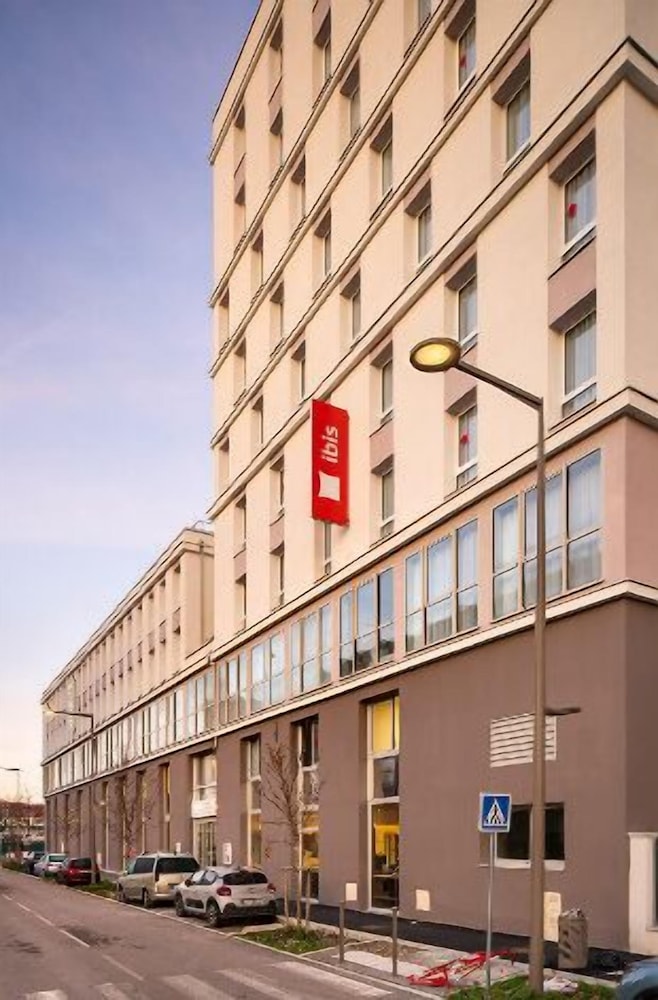 Ibis Acheres St Germain en Laye 49/55
