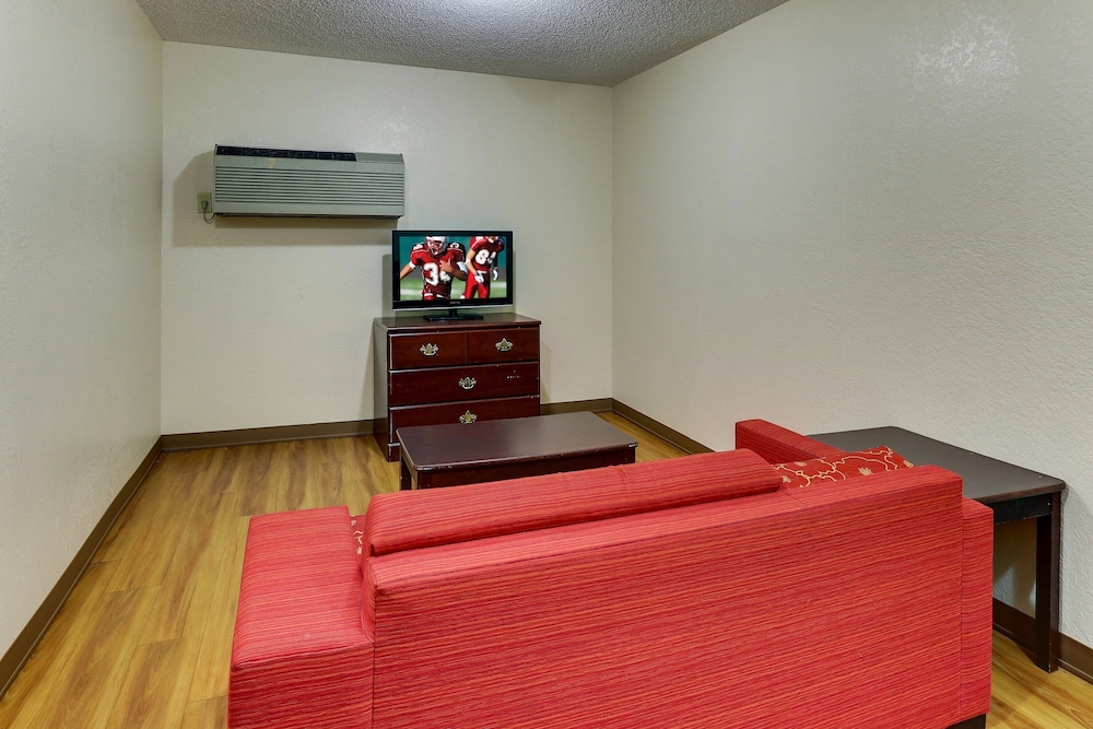 Red Roof Inn Springfield, OH 25/45