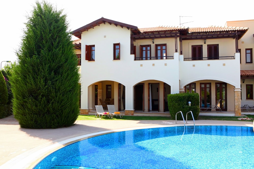 Aphrodite Hills Rentals – Junior Villas photo5