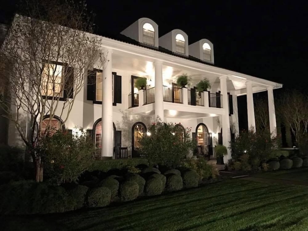 The Plantation House Boutique Inn 2/50