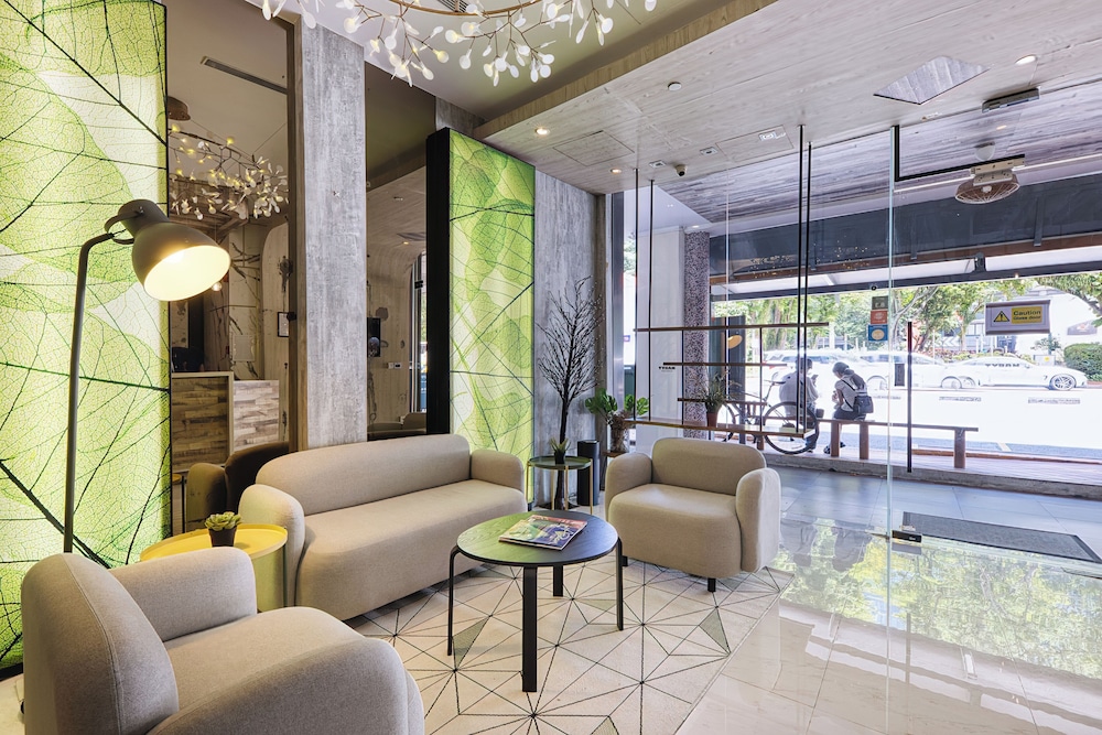 CHAMPION HOTEL CITY 34/50