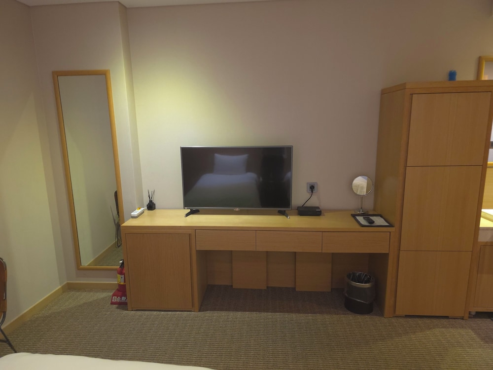 NEW ORIENTAL HOTEL 36/50