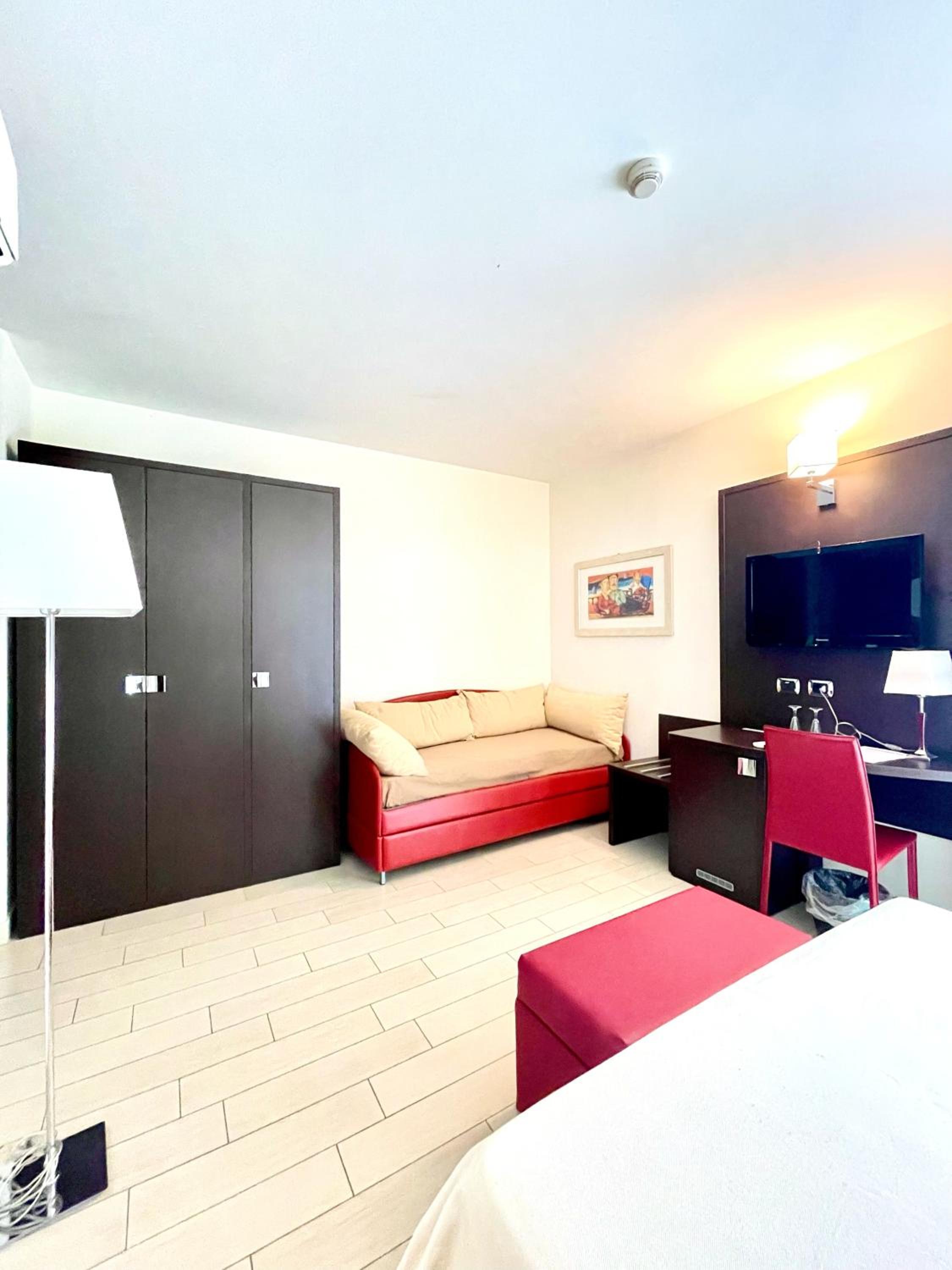Hotel Welcome 8/61
