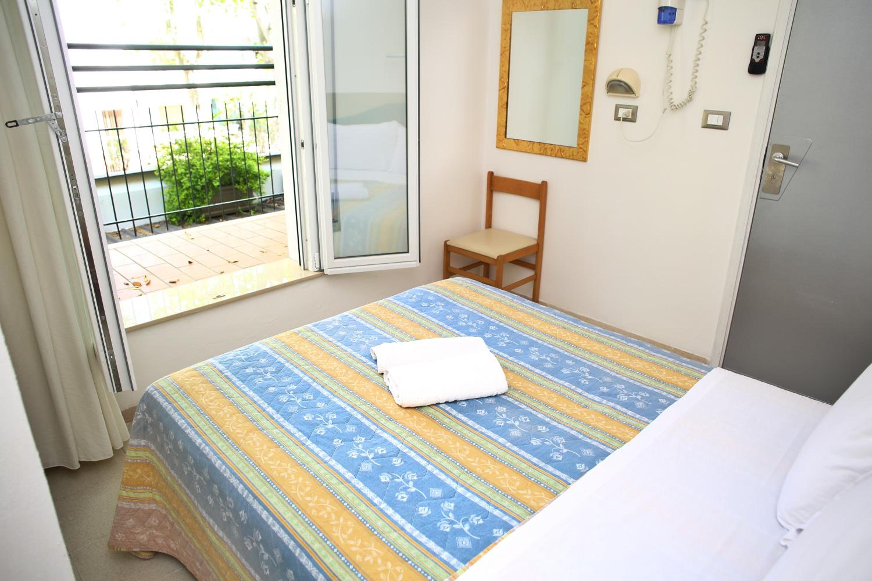 Room, Queen Bed, Hotel Kristalex 4/7