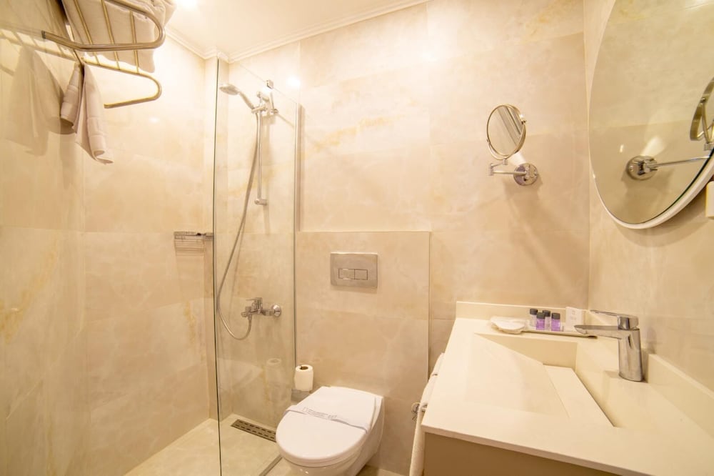 Altes Hotel 43/46