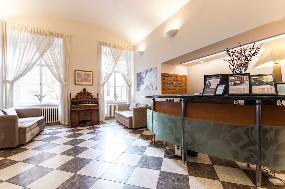 Hotel Adler 9/50