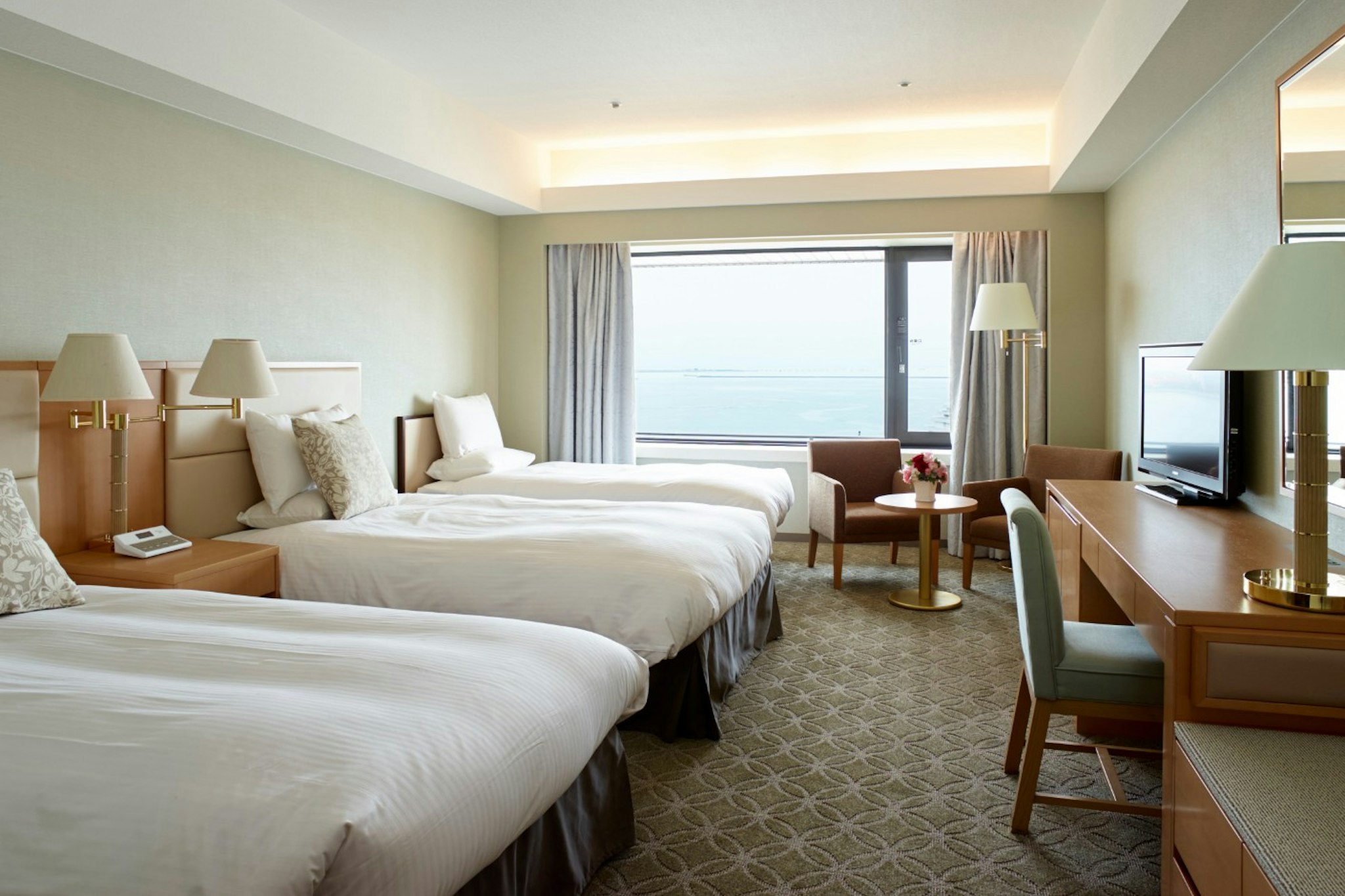 Deluxe, Triple, Main Floor
