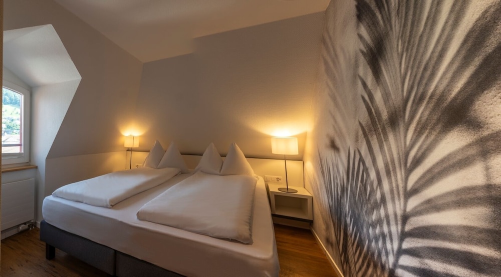 suite, lake view