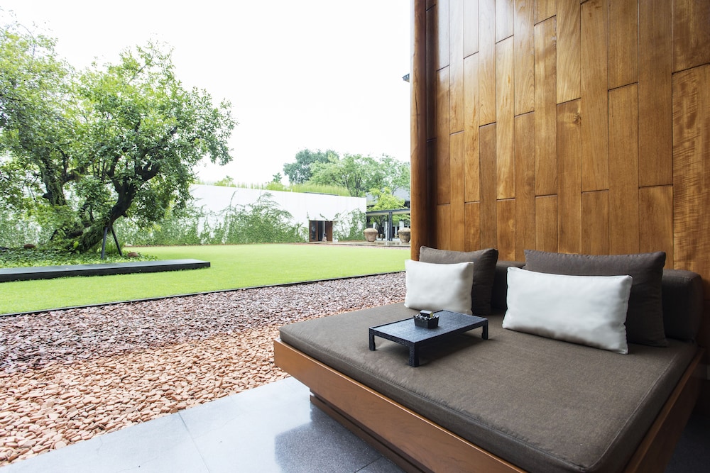 Anantara Chiang Mai Resort 24/73