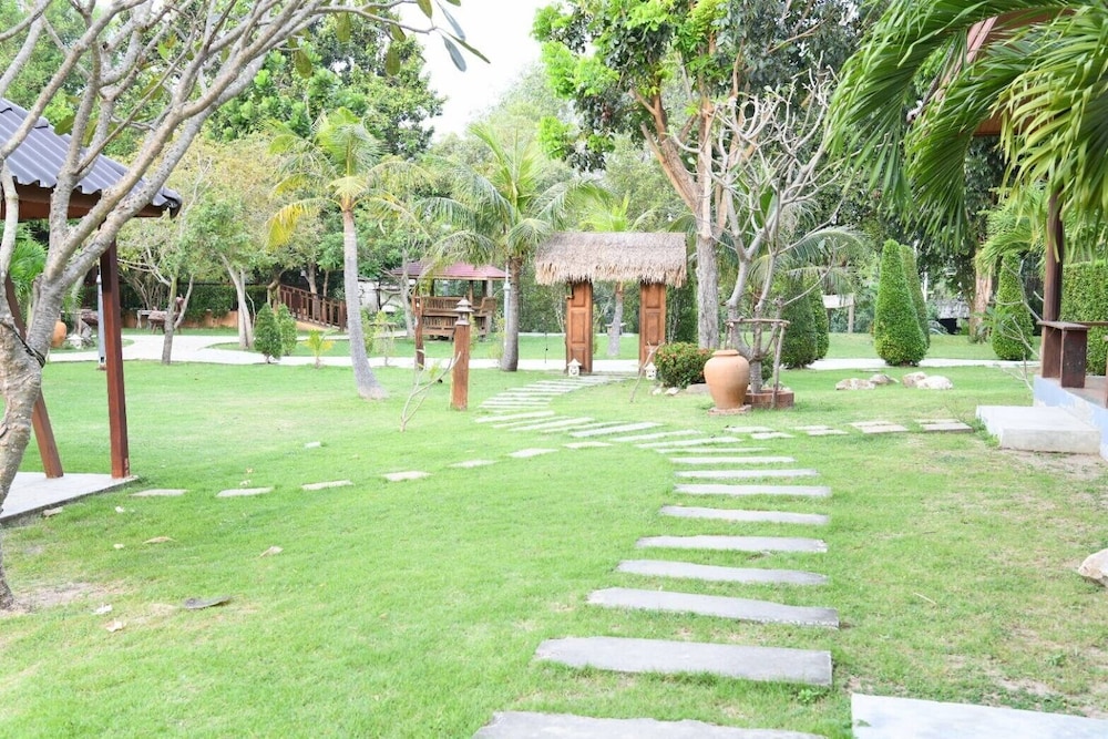Waterside Resort 57/70