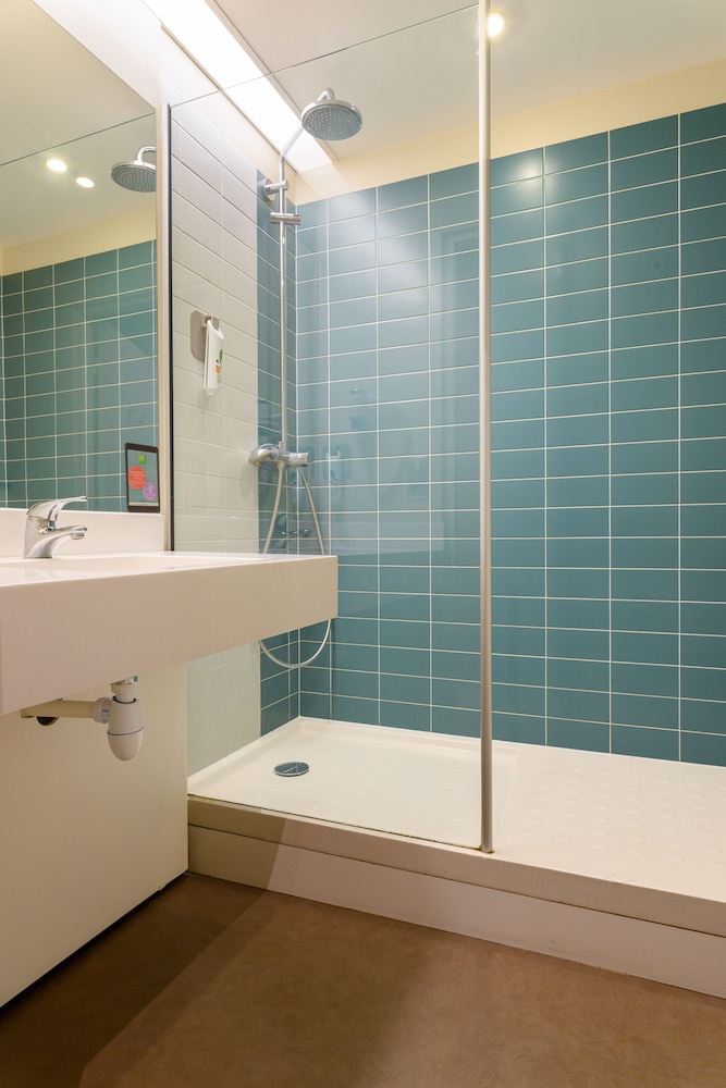 Ibis Styles Tours Centre 26/74