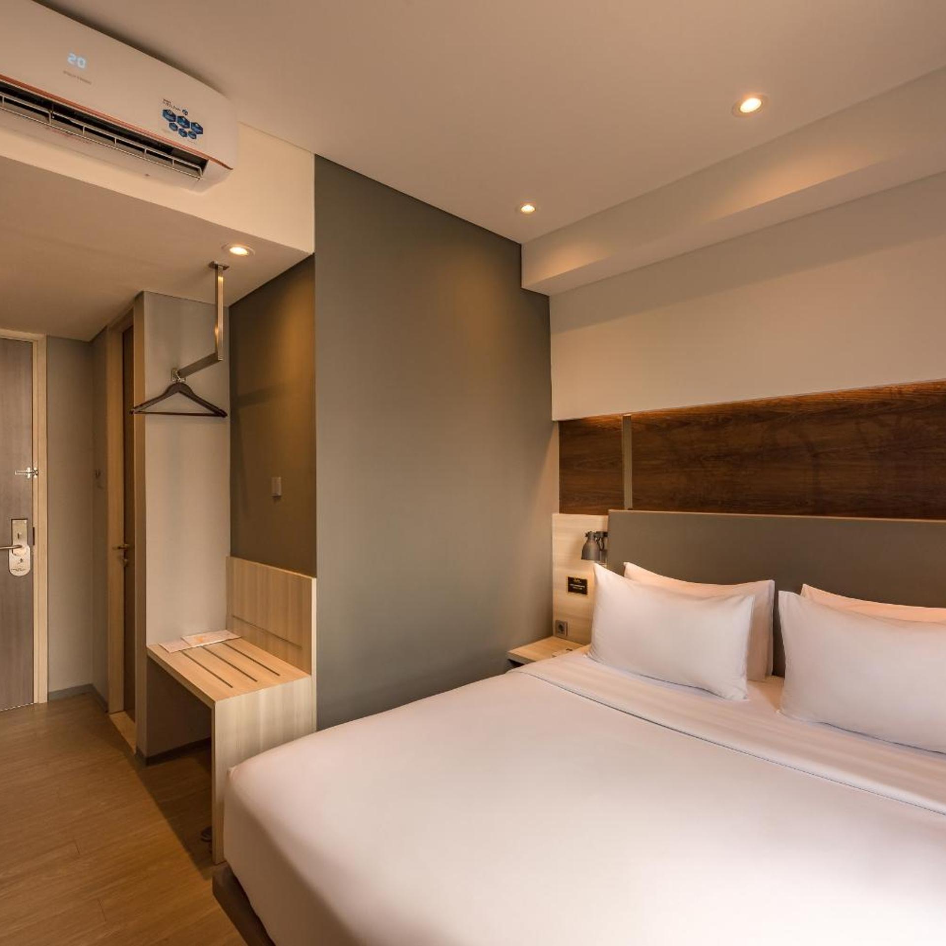 Deluxe, Queen Bed