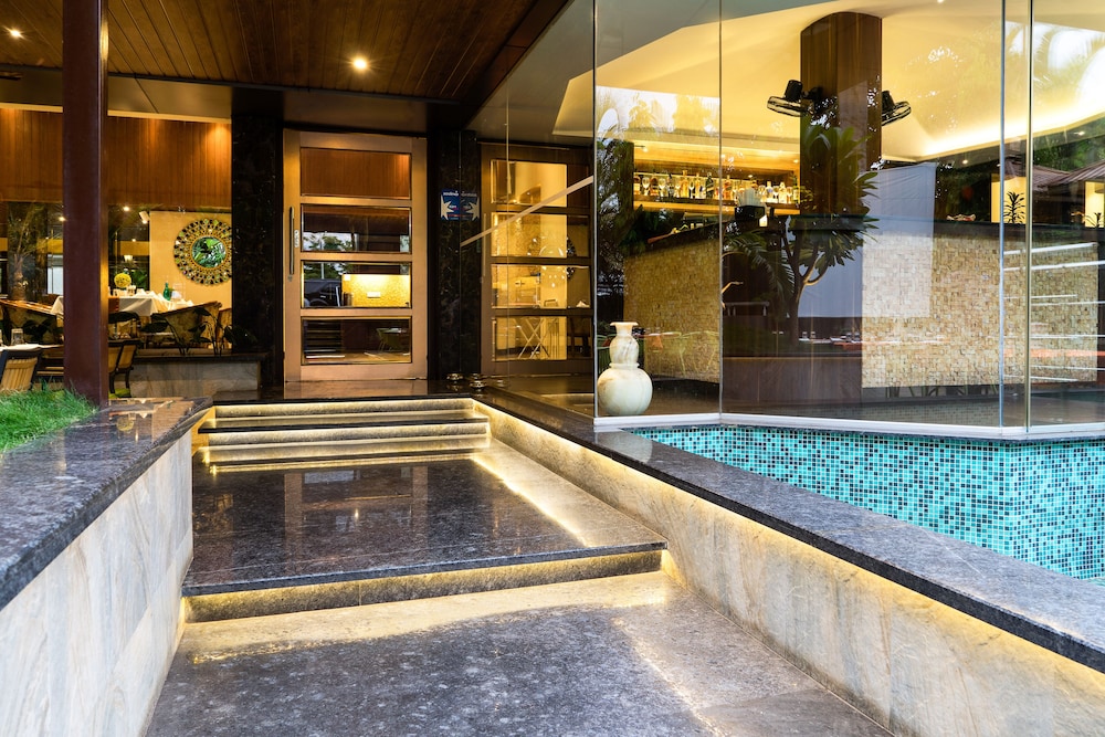 Treebo Grand Emerald Pune 27/50