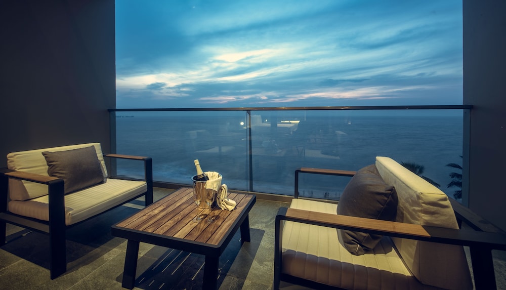 Pledgescape Negombo 33/50