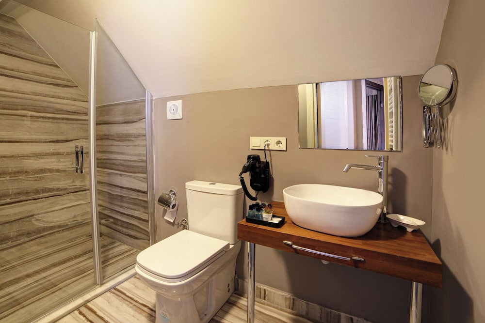 Almina Hotel 43/44