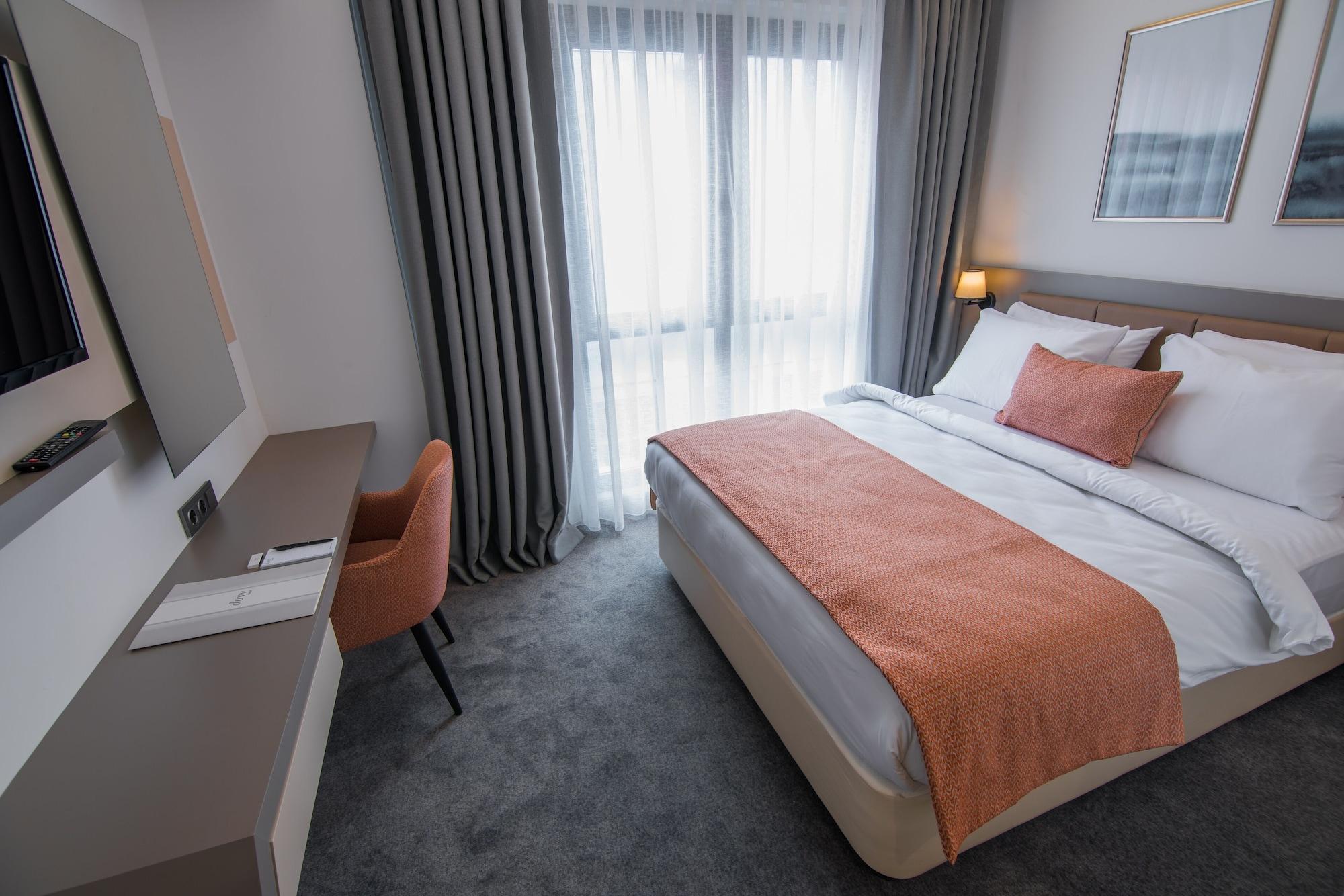 DOVV HOTEL 8/39