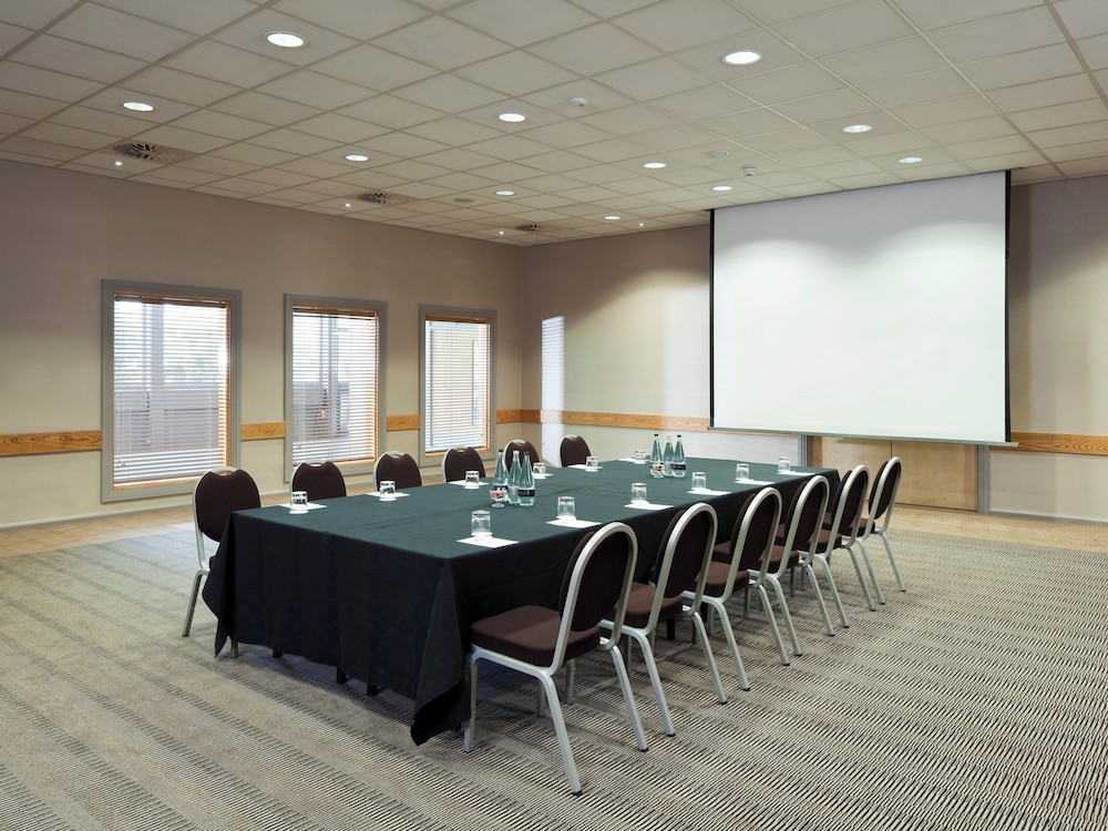 HOLIDAY INN MAIDENHEAD-WINDSOR 36/50