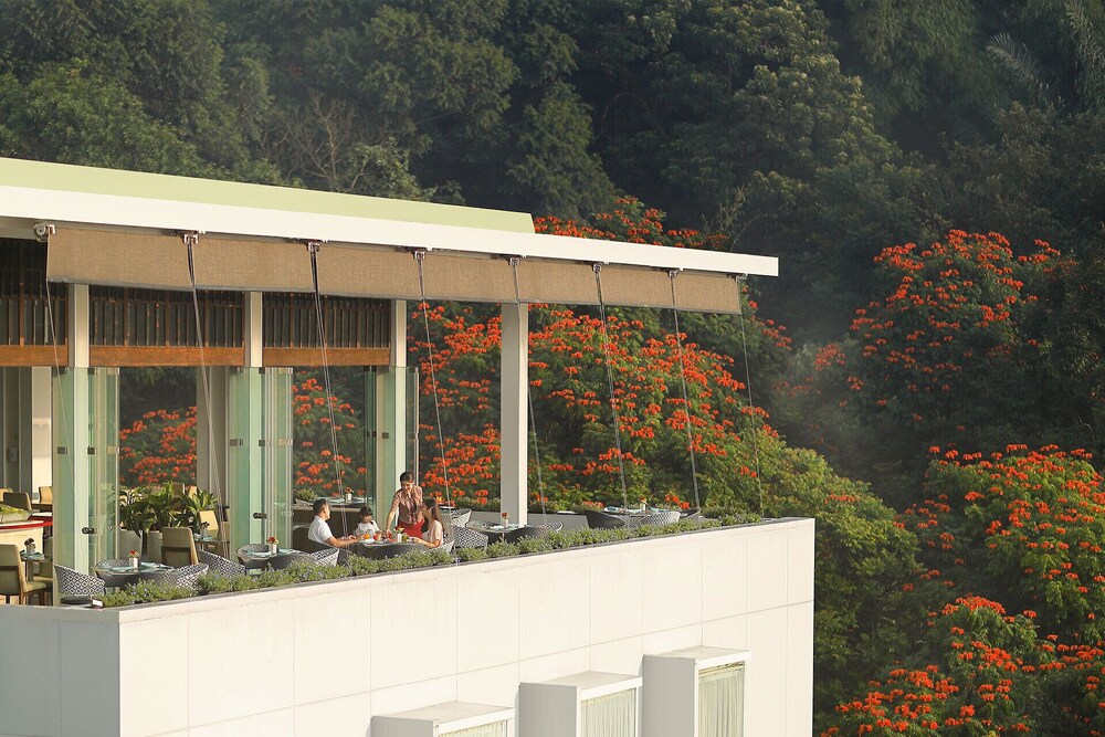 Padma Hotel Bandung 12/66