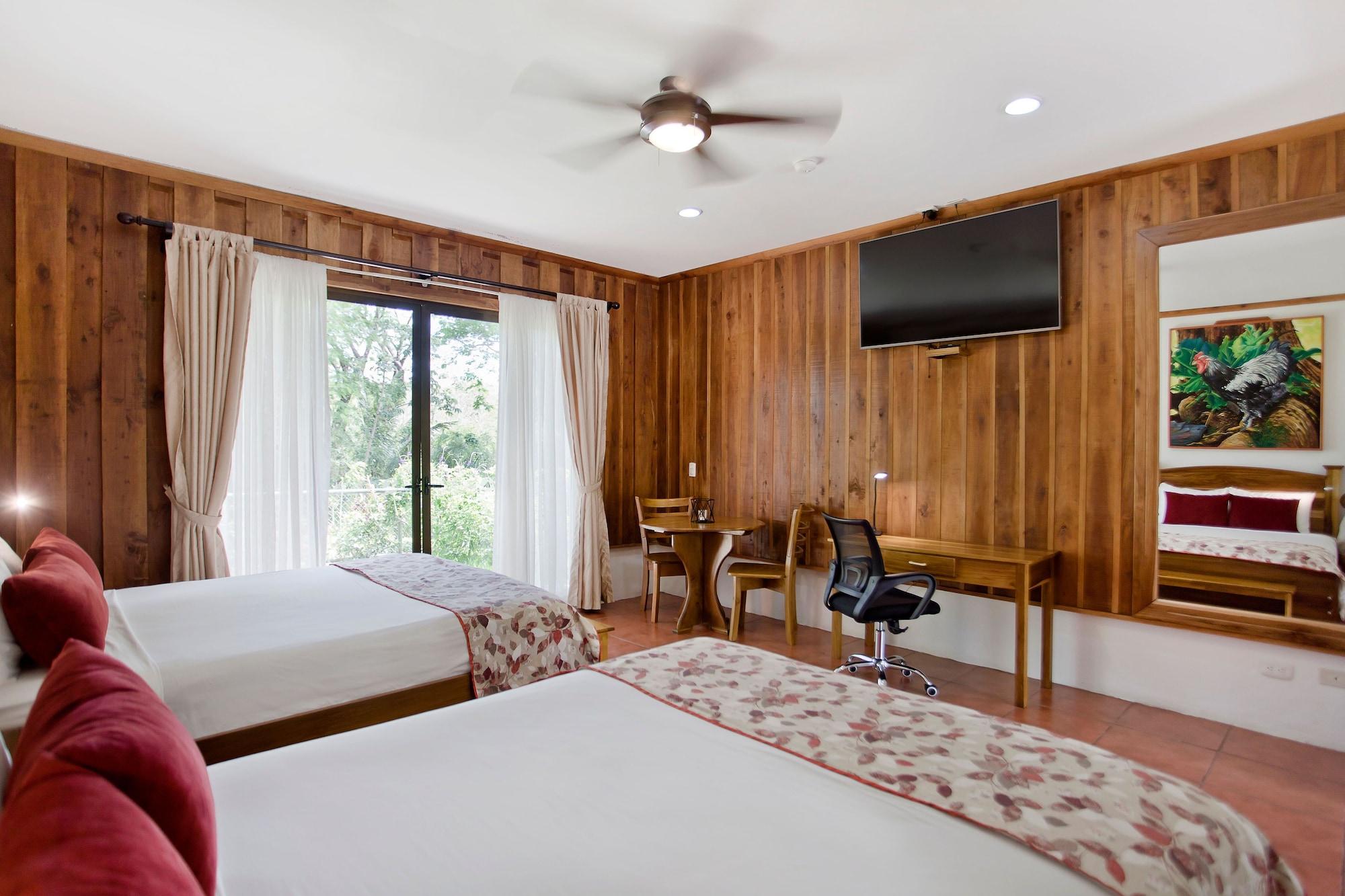 Superior, Suite, Hacienda Guachipelin Hotel 4/7
