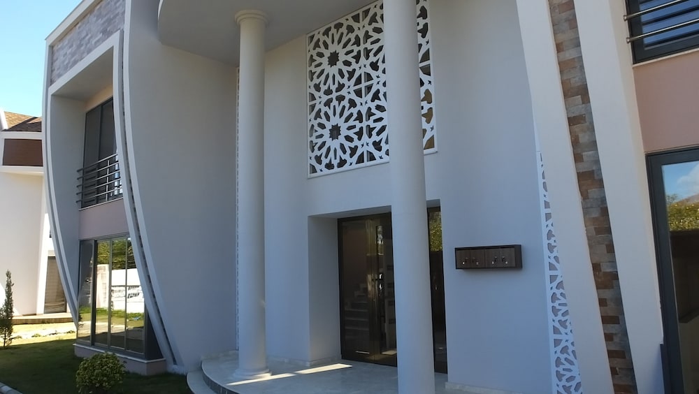 Hande Homes photo1