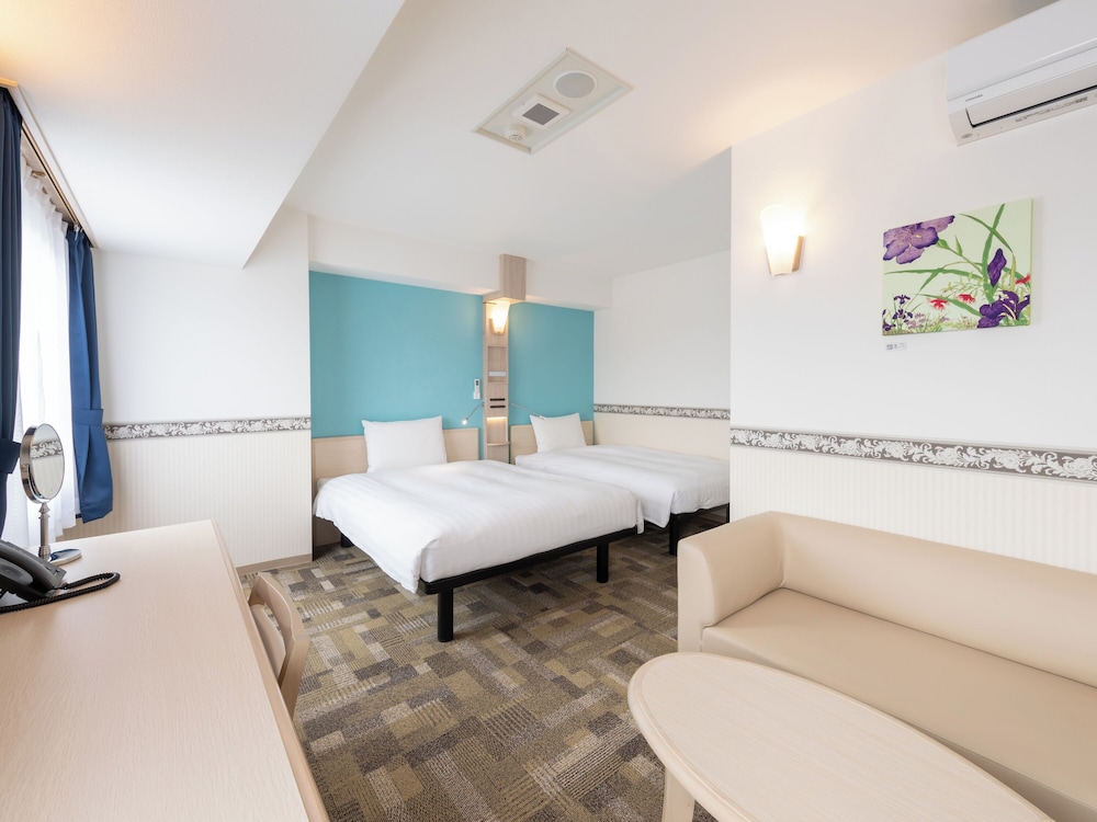 DELUXE, TWIN BEDS