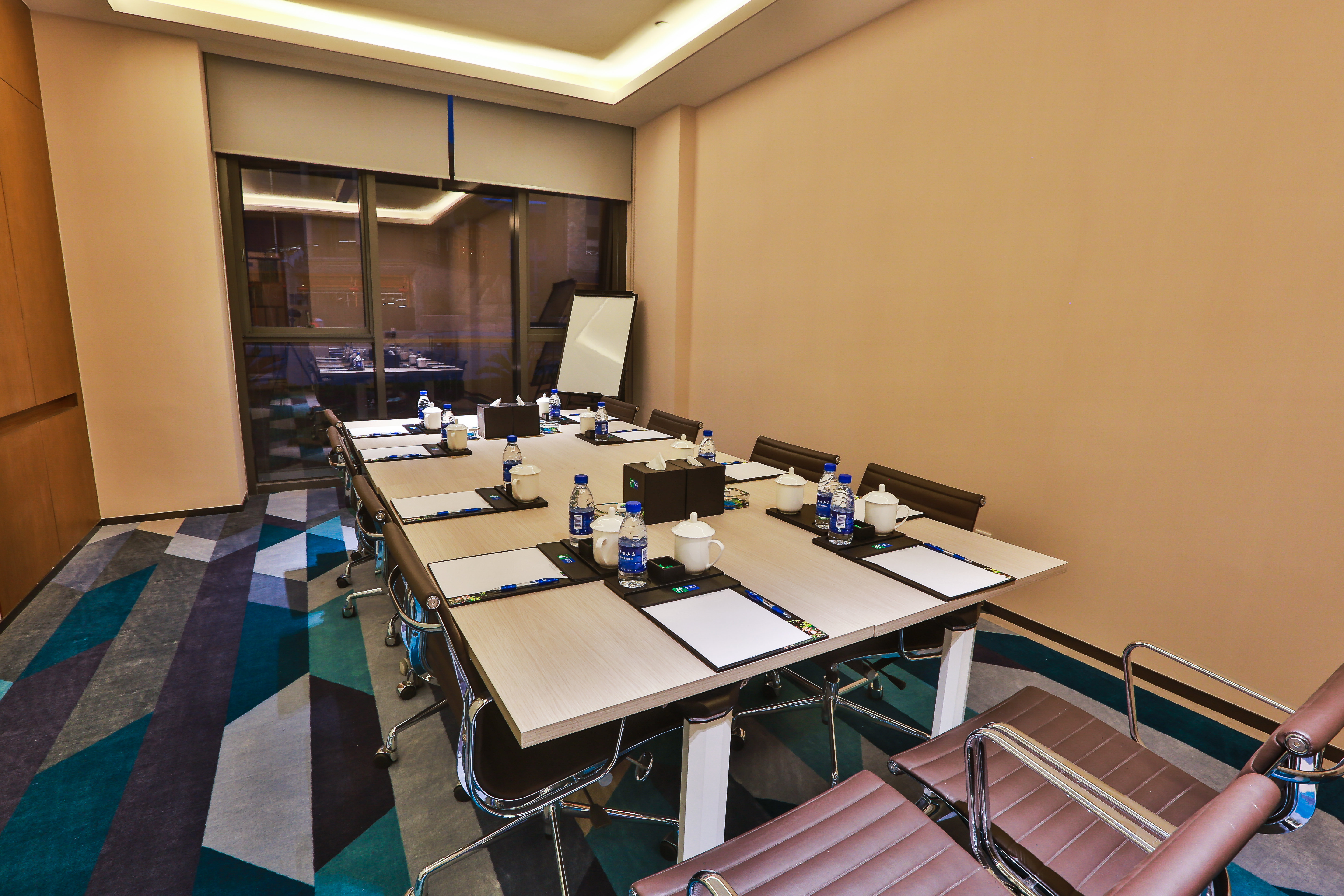 HOLIDAY INN EXPRESS EMEI MOUNTAIN 57/69