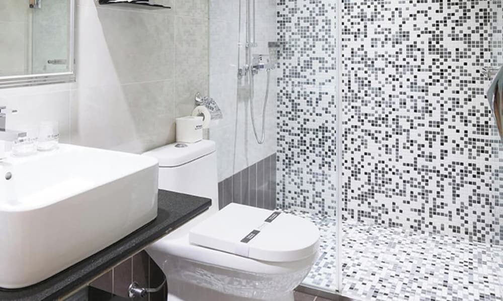 Royal Group Hotel Ho Yi Branch 15/18