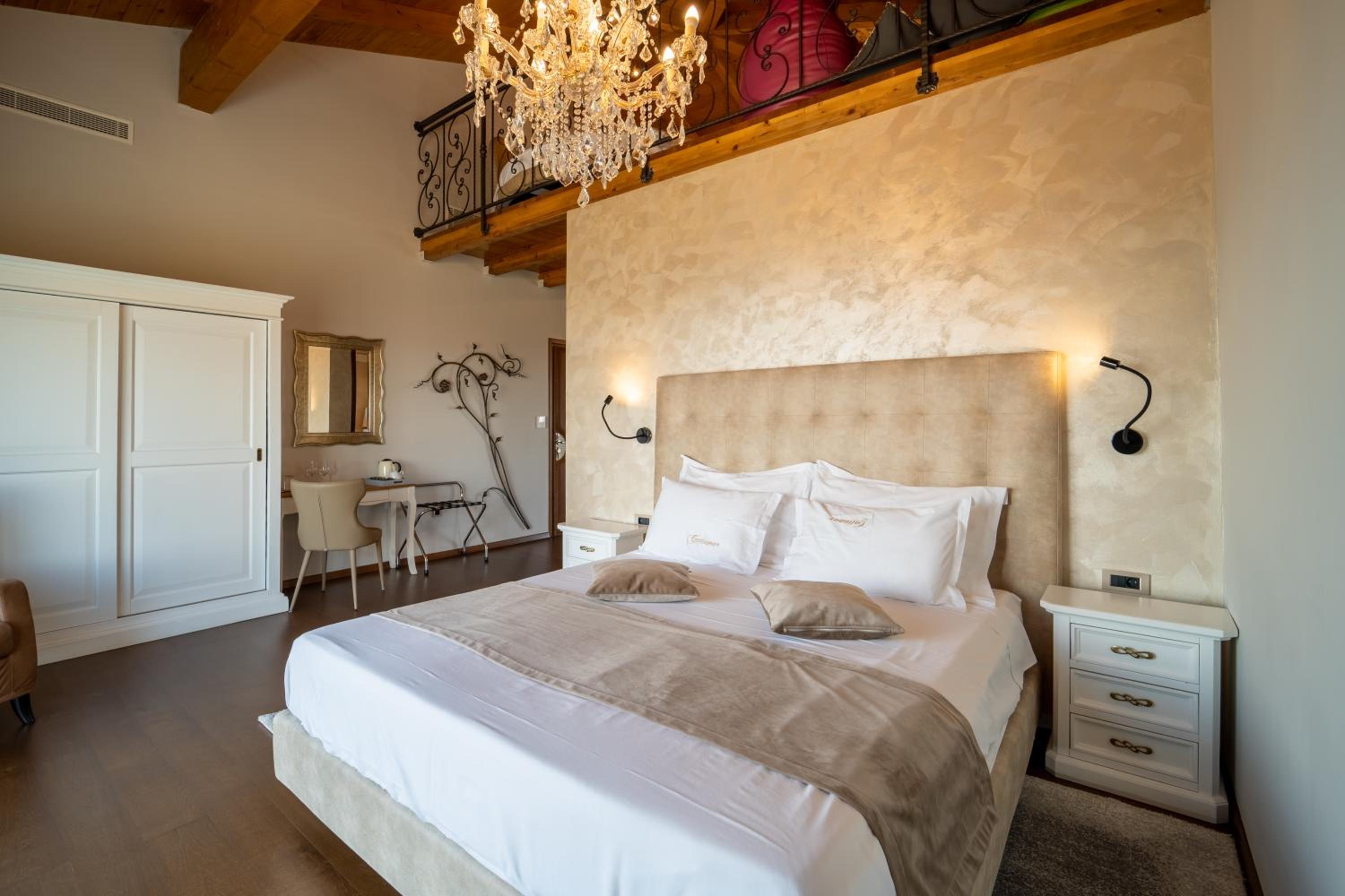 Family Suite, Senator, Deluxe, Sea View، Wine Residence Cattunar 5/8