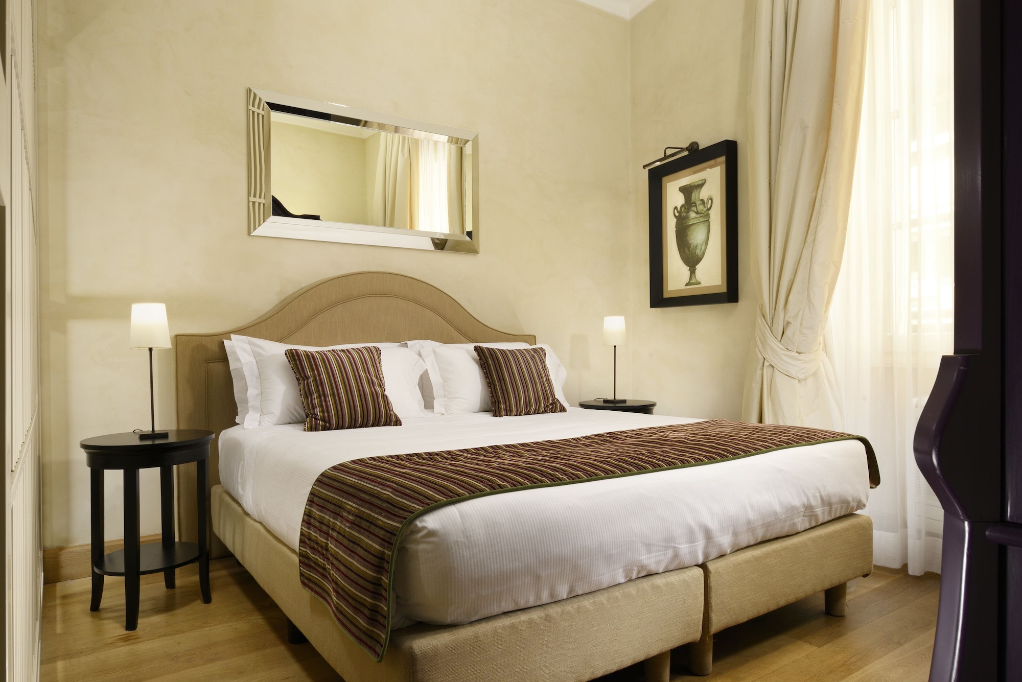 JUNIOR SUITE, CITY VIEW