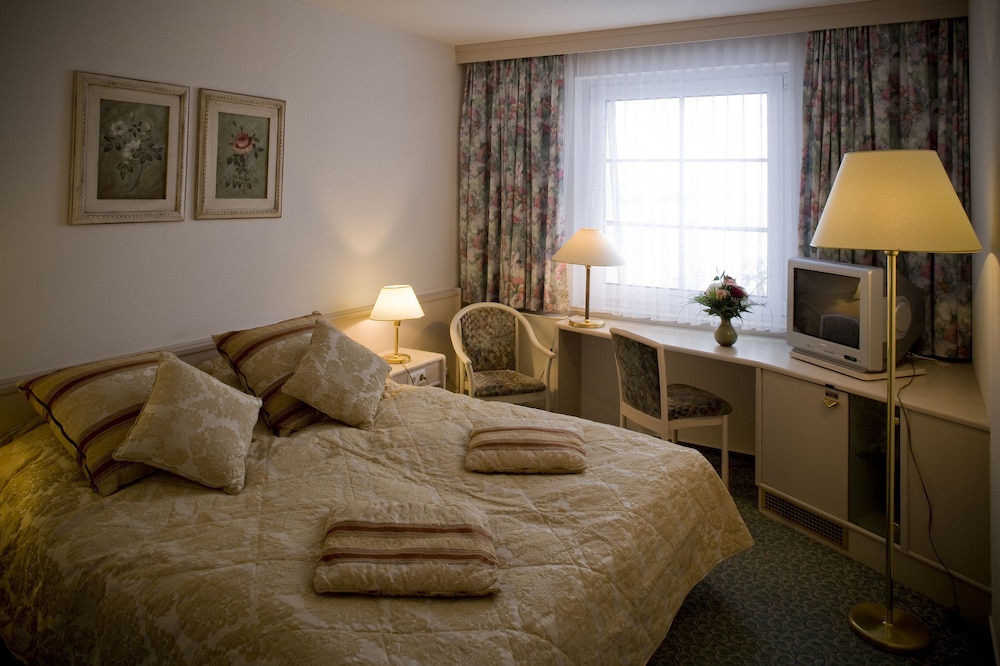 VAN DER VALK LANDHOTEL SPORNITZ 33/60