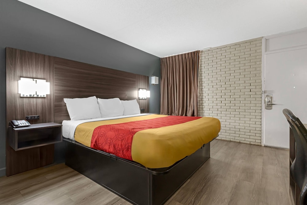 غرفة بسرير كينج لذوي الإعاقة، Econo Lodge Creedmoor - Butner 2/10