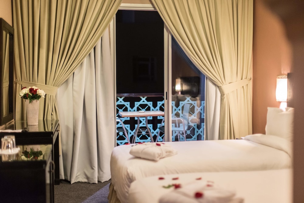 Hotel Almas 18/50