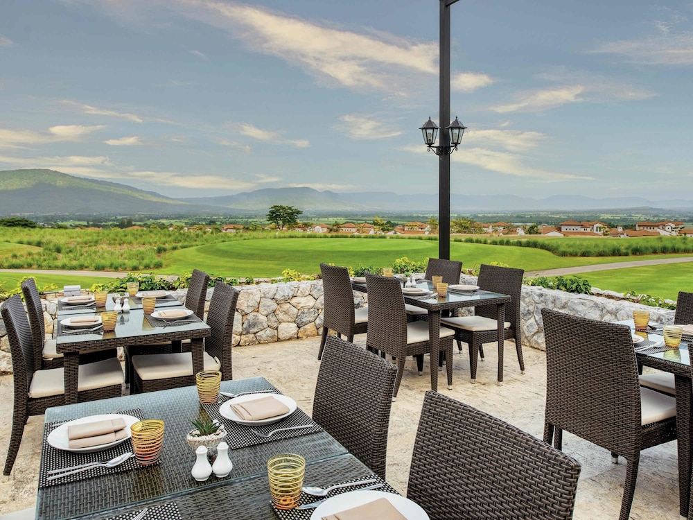 Movenpick Resort Khao Yai 36/50