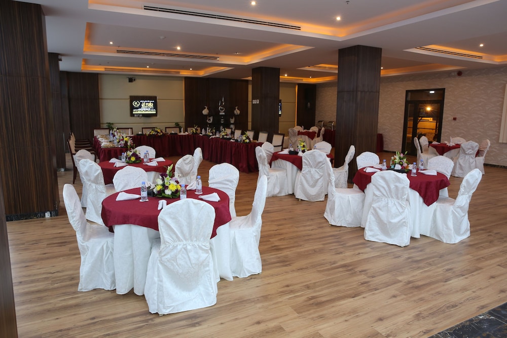 رؤوم إن بريدة(Raoum Inn Hotel Apartments Buraydah) 32/35