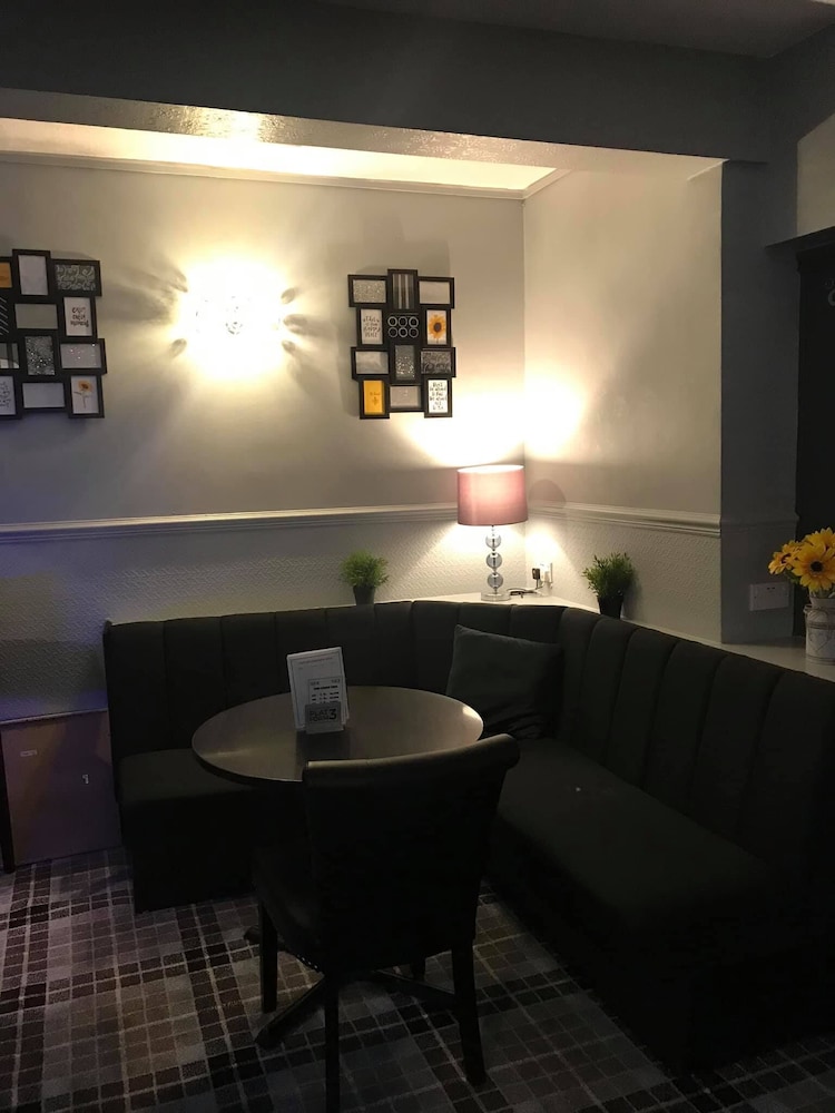 The Station Hotel 16/25