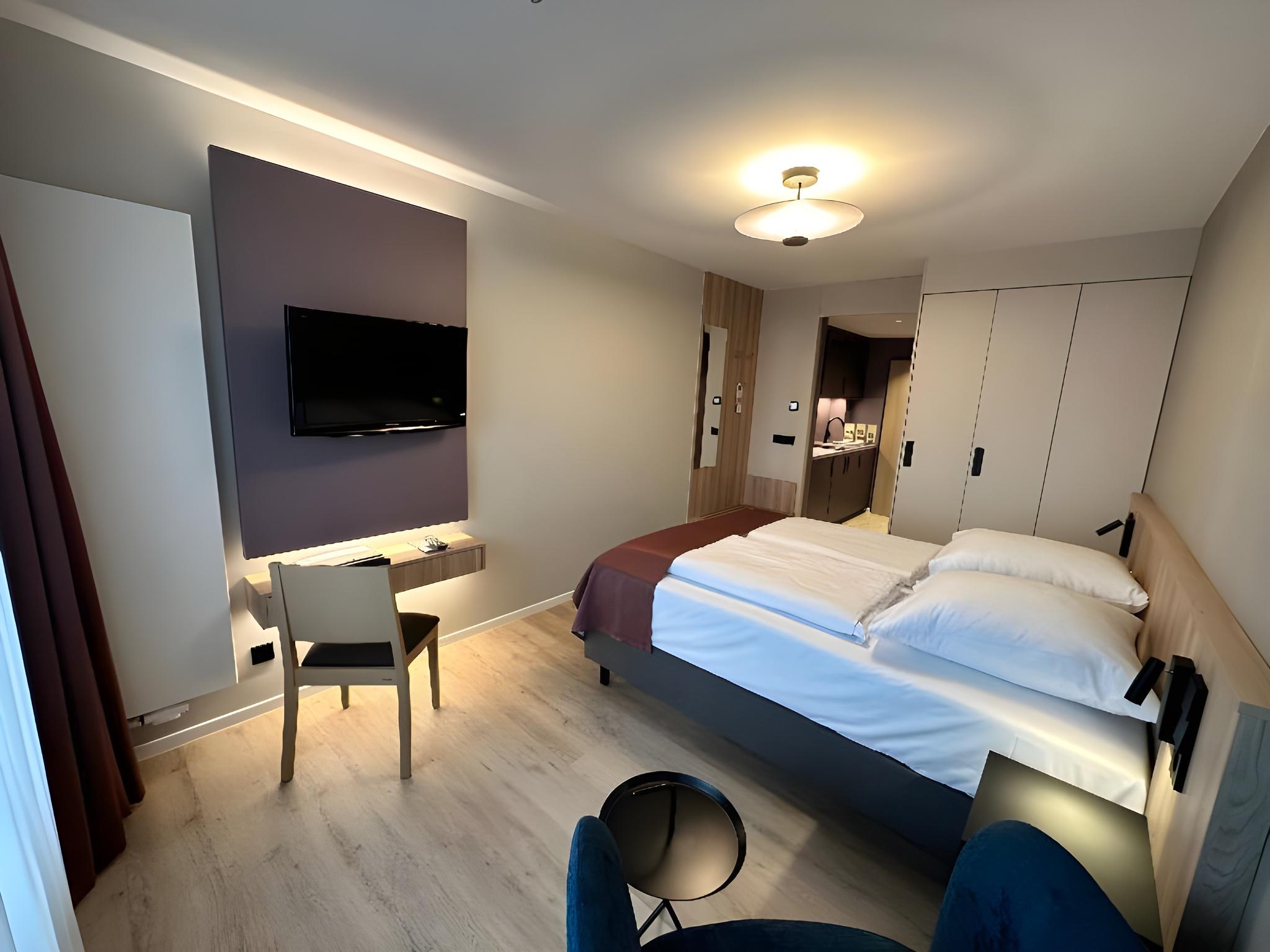 Room, 2 Queen Beds, Balcony