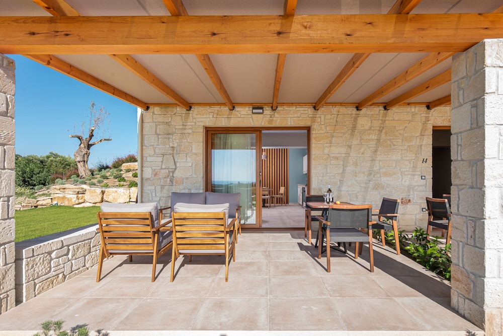 Mint Retreat Suites 18/42