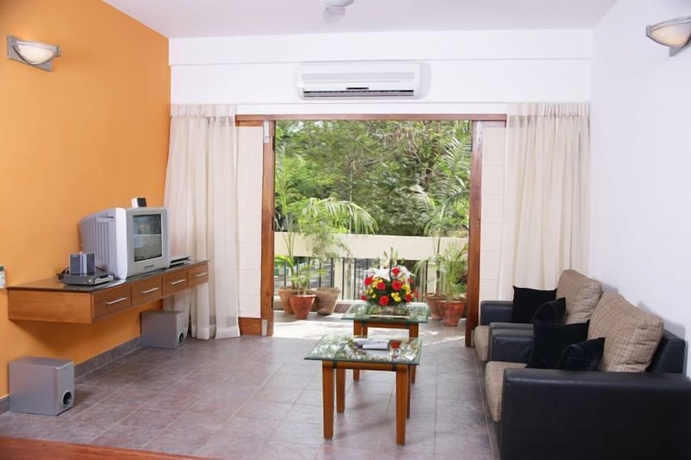 PERFECT HAVEN-EGMORE 15/24