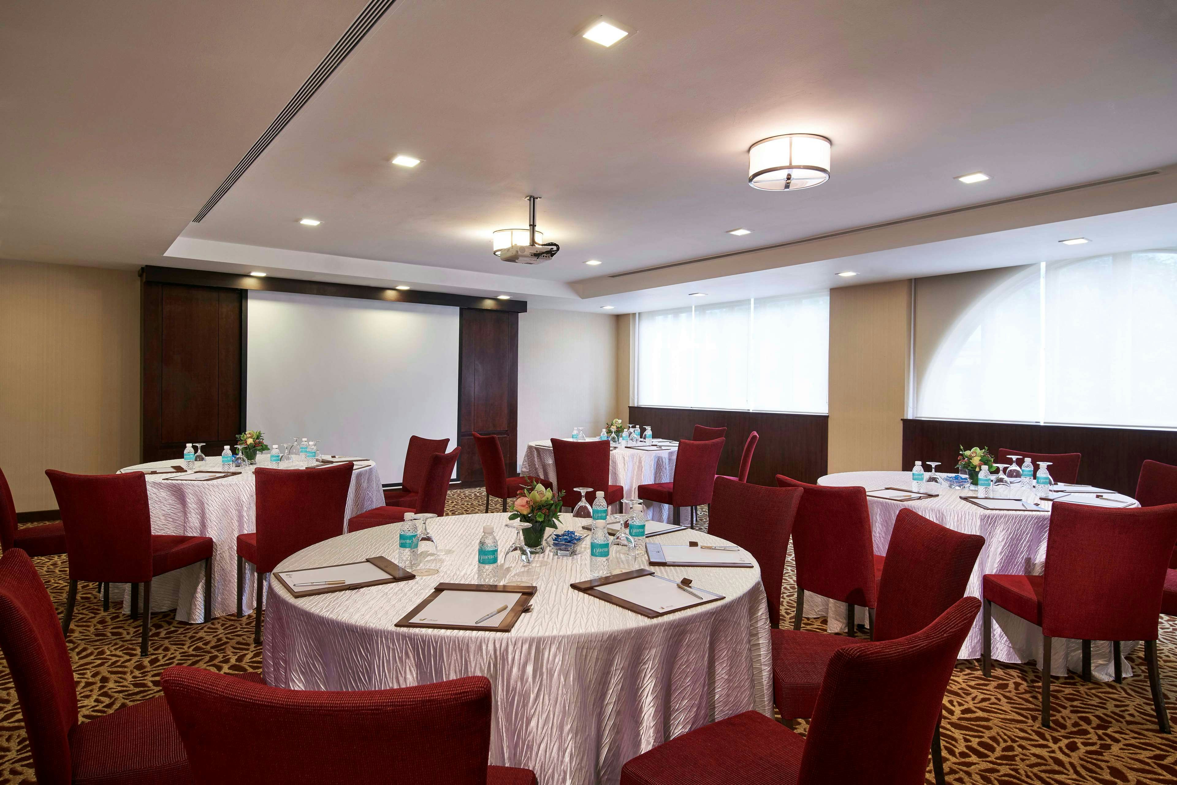 Village Hotel Albert Court 22/33