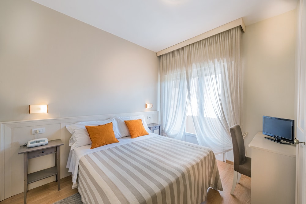 Room at Andreaneri Hotel, PIETRASANTA