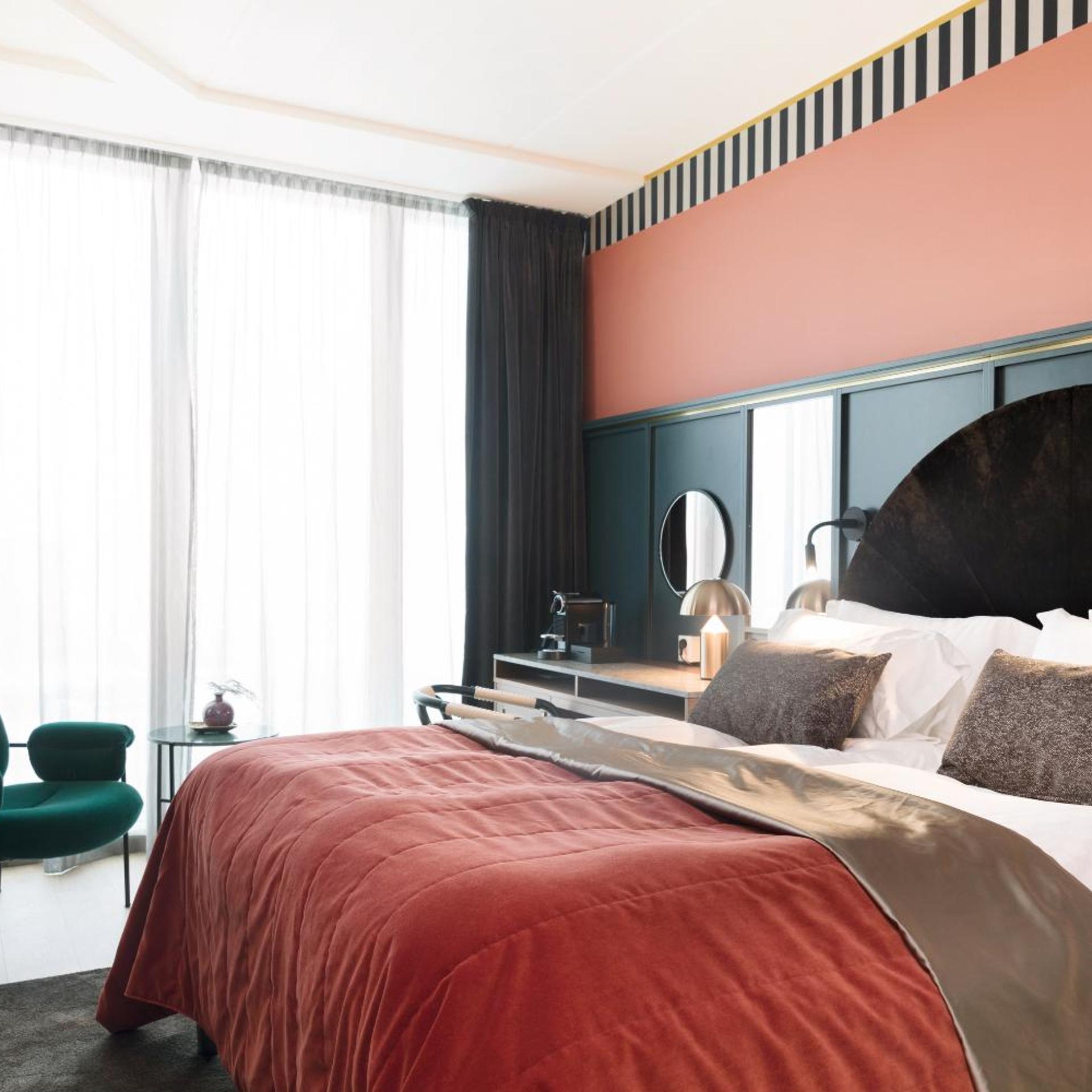 DELUXE, DOUBLE BED