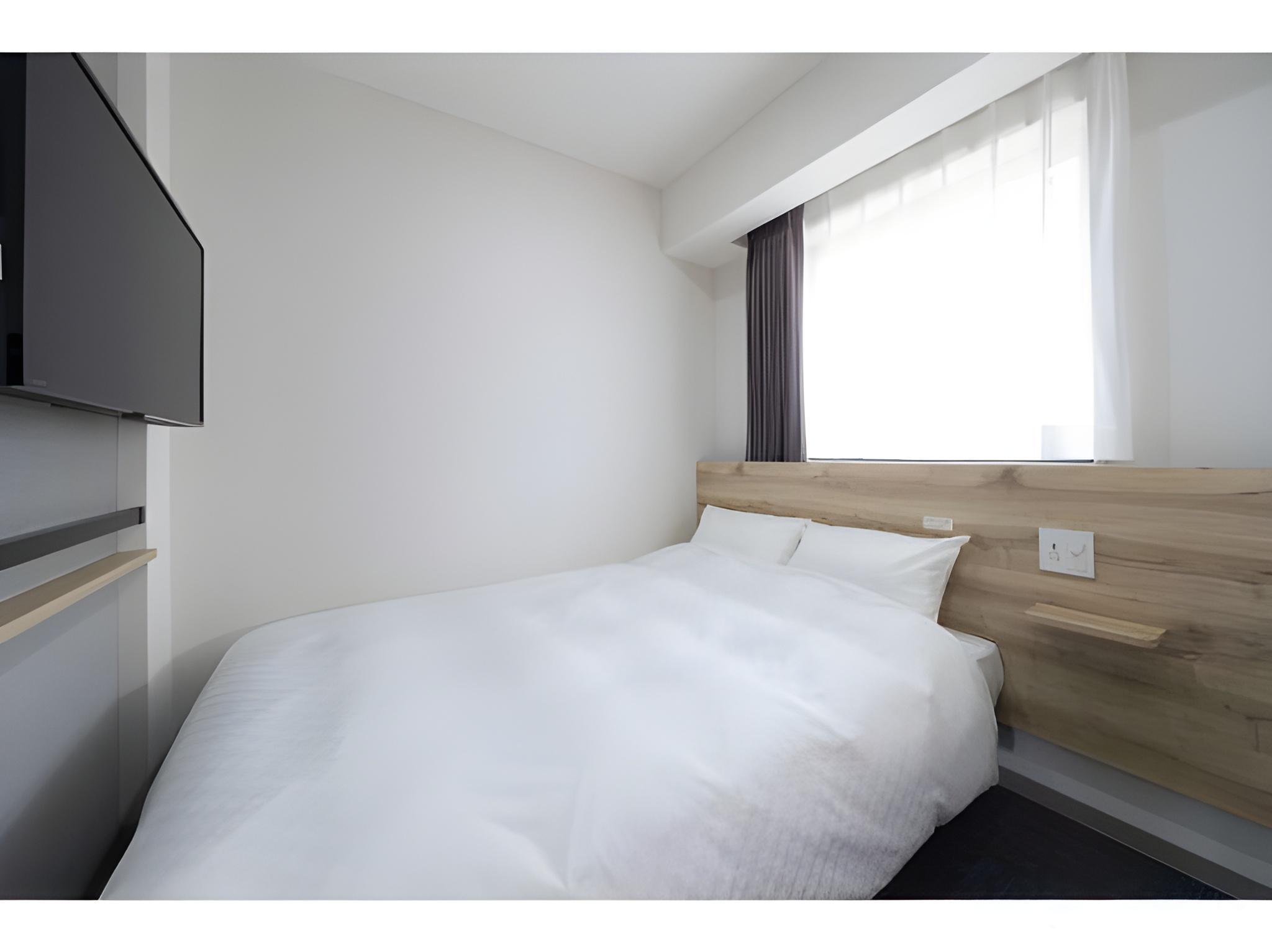 Semi Room, Semi Double Bed, Smoking