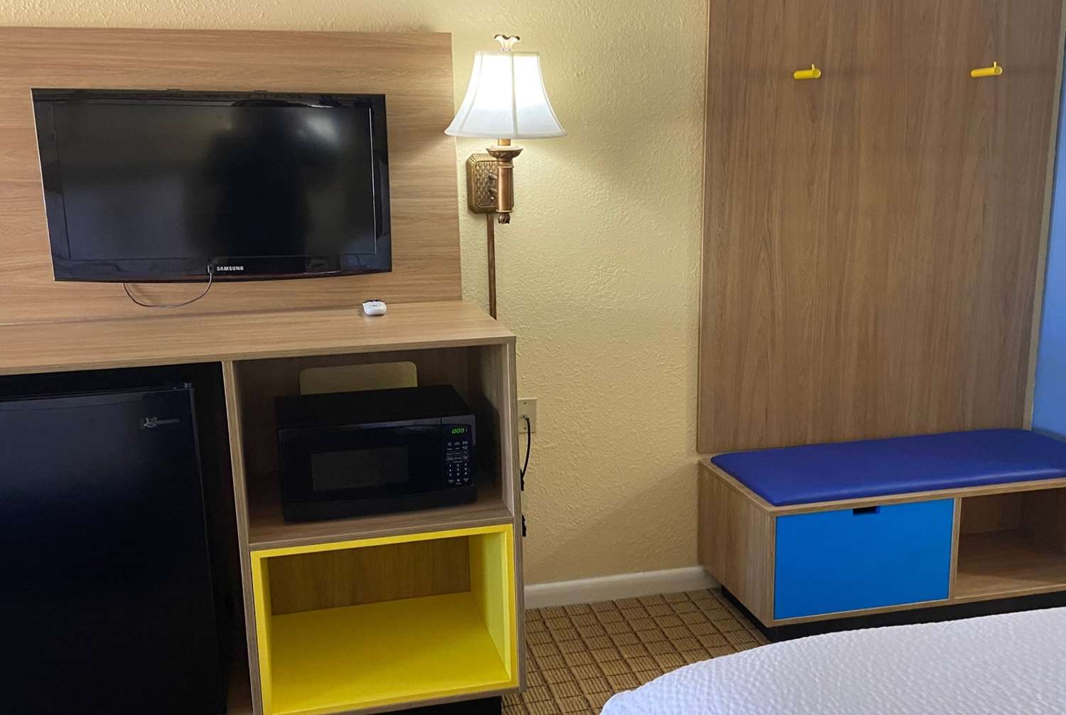 Days Inn by Wyndham Clinton 18/18