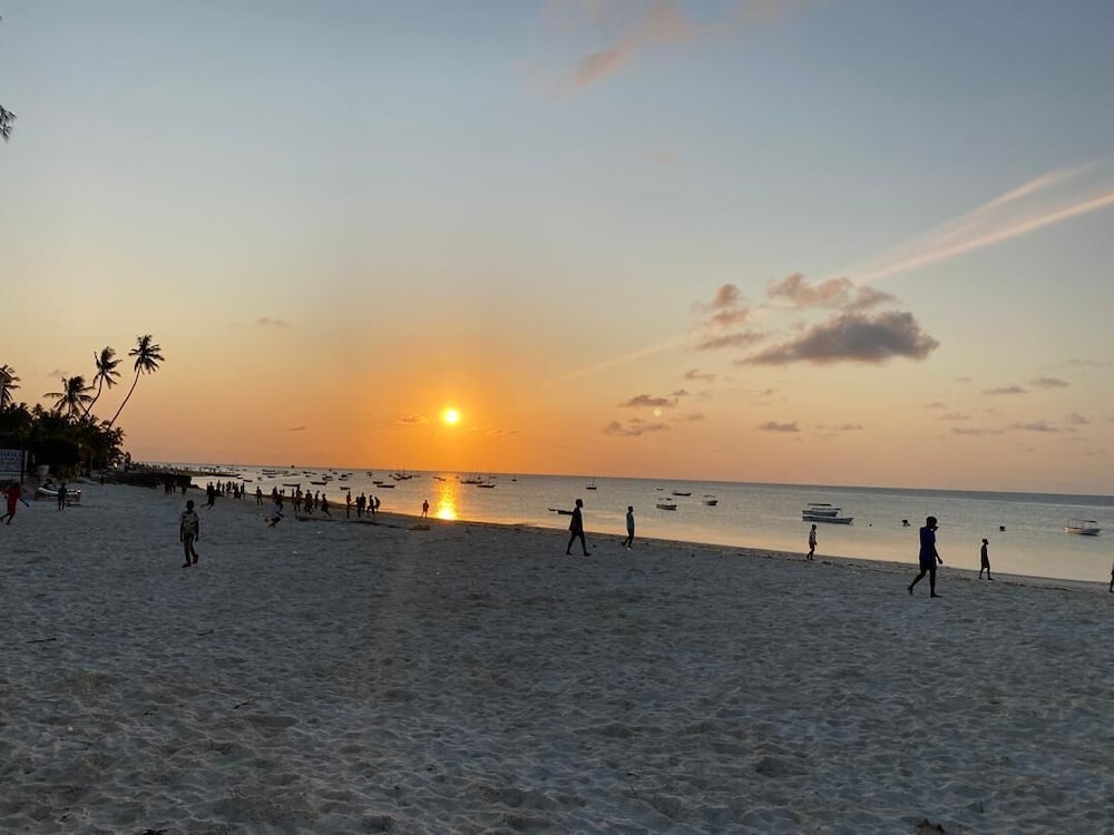 Baraka Beach Bungalows 17/34