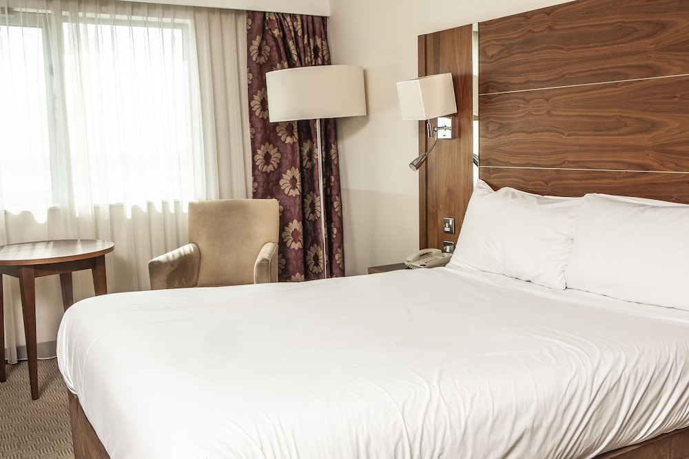 Waterfront Southport Hotel 11/50